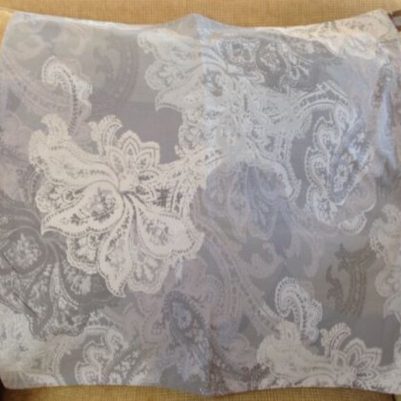 Set / 2 POTTERY BARN  gray print pillow 24' covers, NWT - Picture 3 of 5